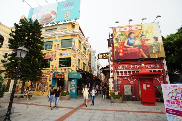 【澳門旅遊】氹仔《官也街》7大必吃必玩,特色小吃及手信包圍的小街